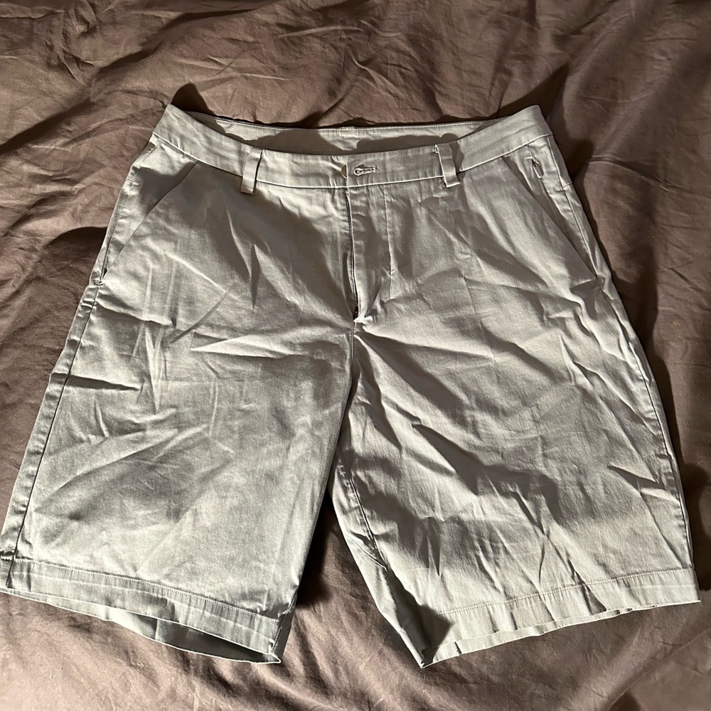 lululemon athletica Gray Men Shorts Flat Front